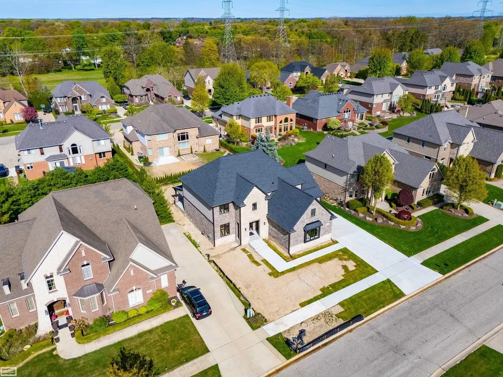 54679 White Pine Lane Shelby Charter Township MI 48315