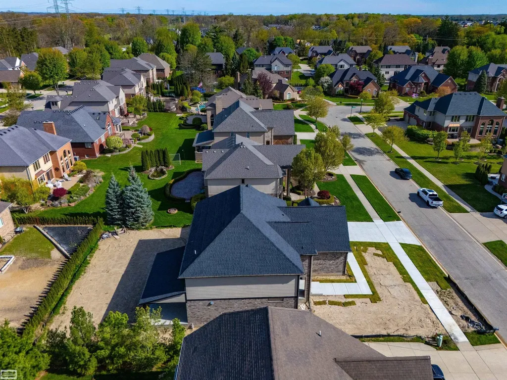 54679 White Pine Lane Shelby Charter Township MI 48315
