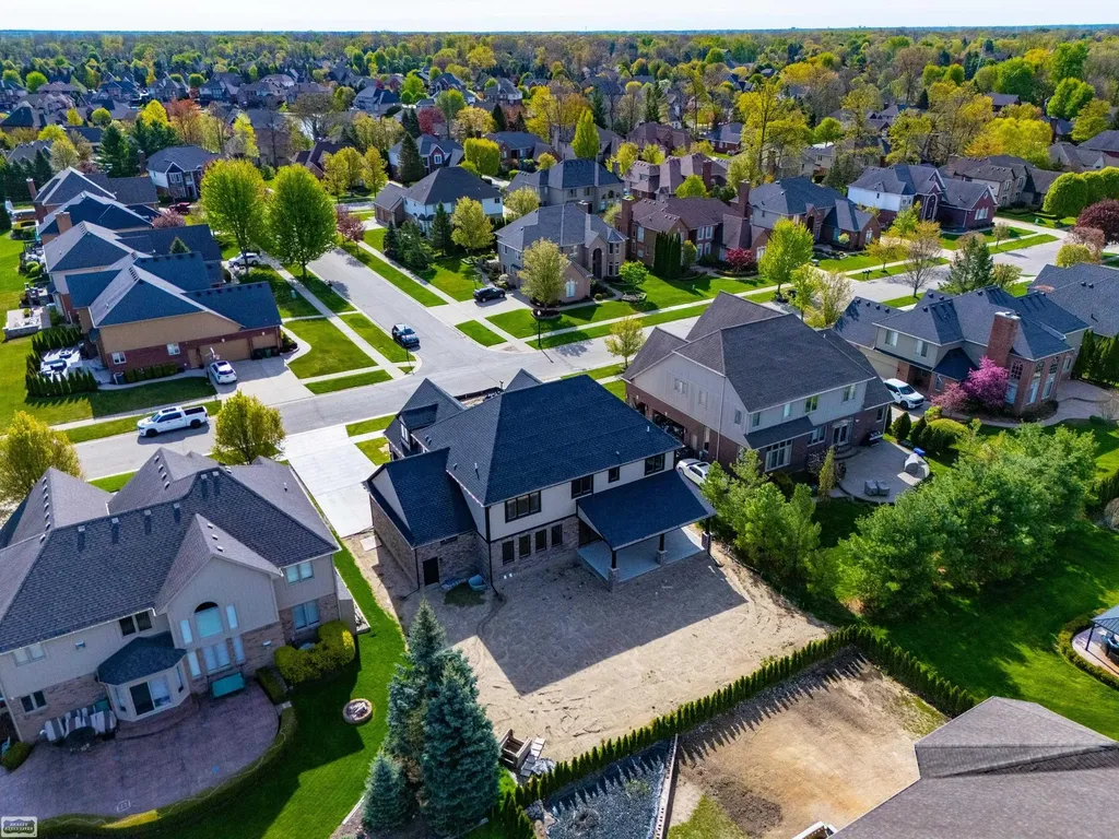 54679 White Pine Lane Shelby Charter Township MI 48315
