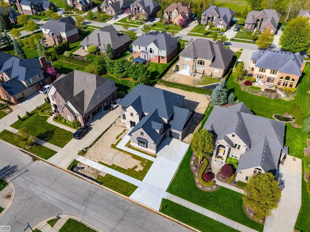 54679 White Pine Lane Shelby Charter Township MI 48315