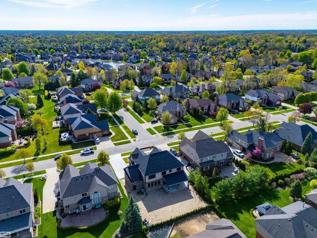 54679 White Pine Lane Shelby Charter Township MI 48315