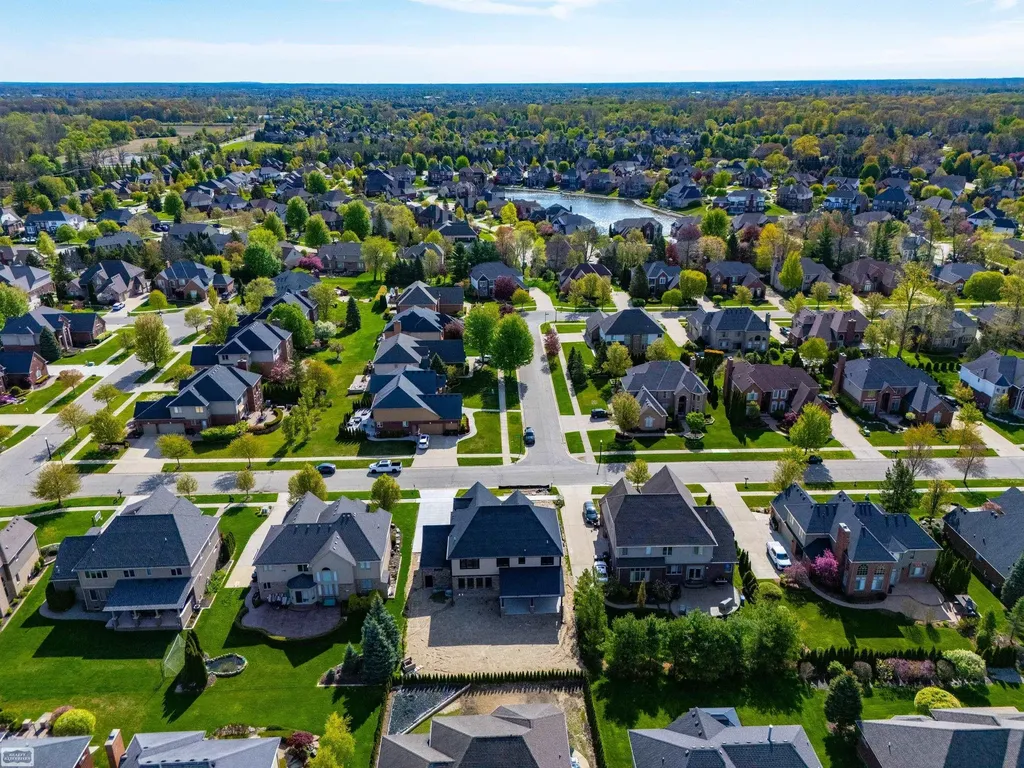 54679 White Pine Lane Shelby Charter Township MI 48315