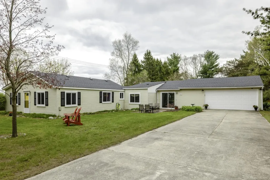 7672 Schroeder Road Worth Township MI 48450