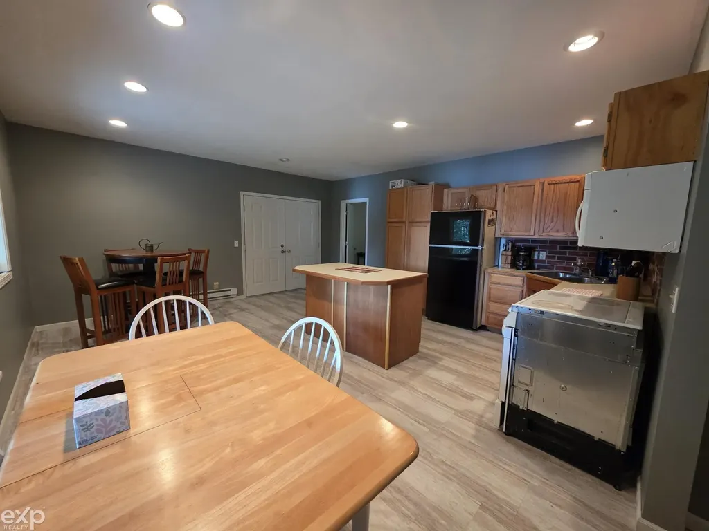 5592 N Bear Lake Trail Rose City City MI 48654