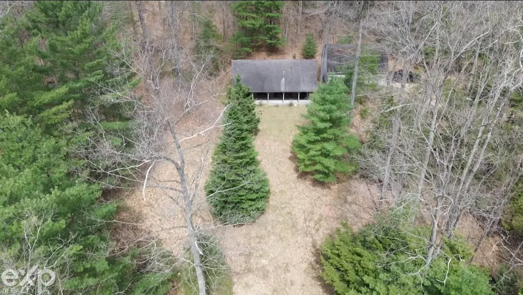 5592 N Bear Lake Trail Rose City City MI 48654
