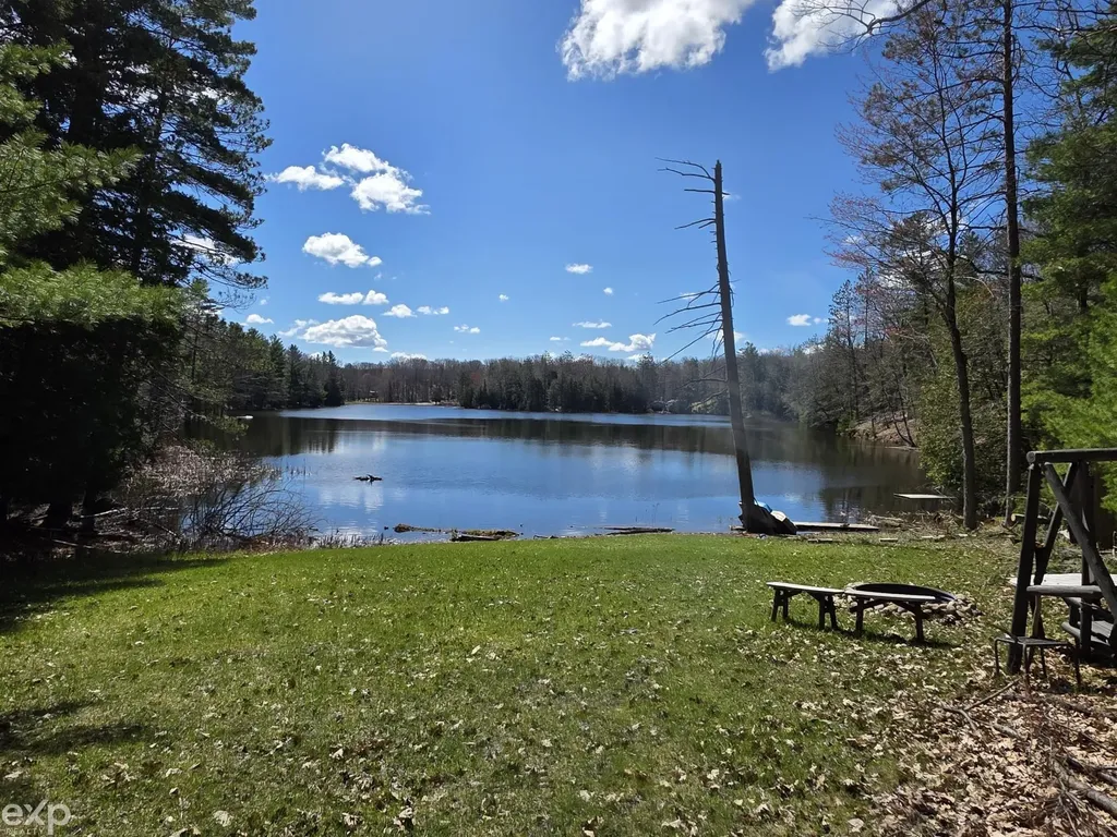 5592 N Bear Lake Trail Rose City City MI 48654