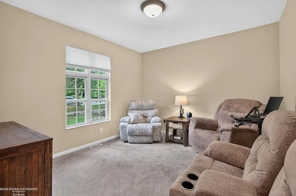 1712 Wood Trail Oxford Charter Township MI 48371