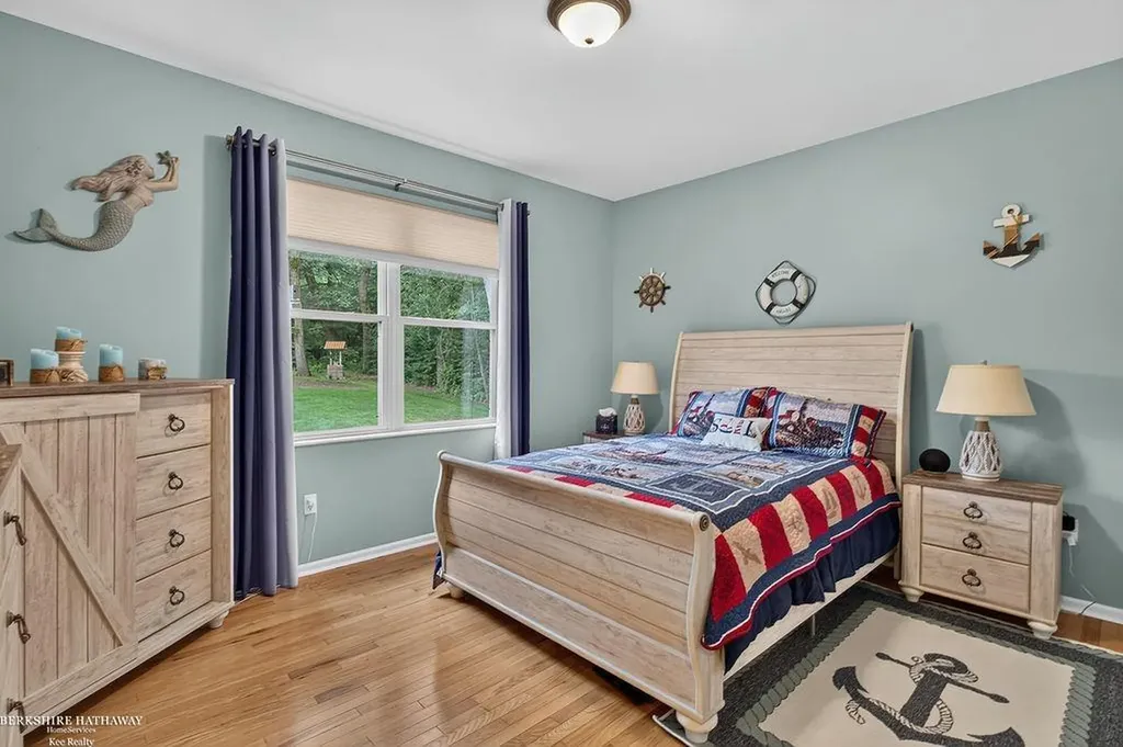 1712 Wood Trail Oxford Charter Township MI 48371