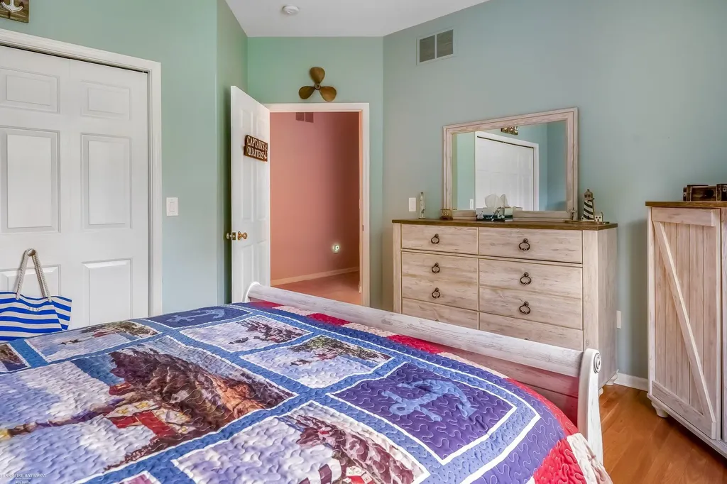 1712 Wood Trail Oxford Charter Township MI 48371