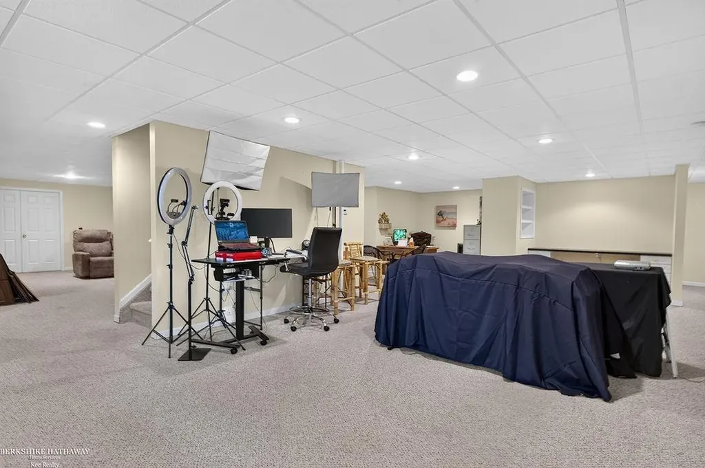 1712 Wood Trail Oxford Charter Township MI 48371