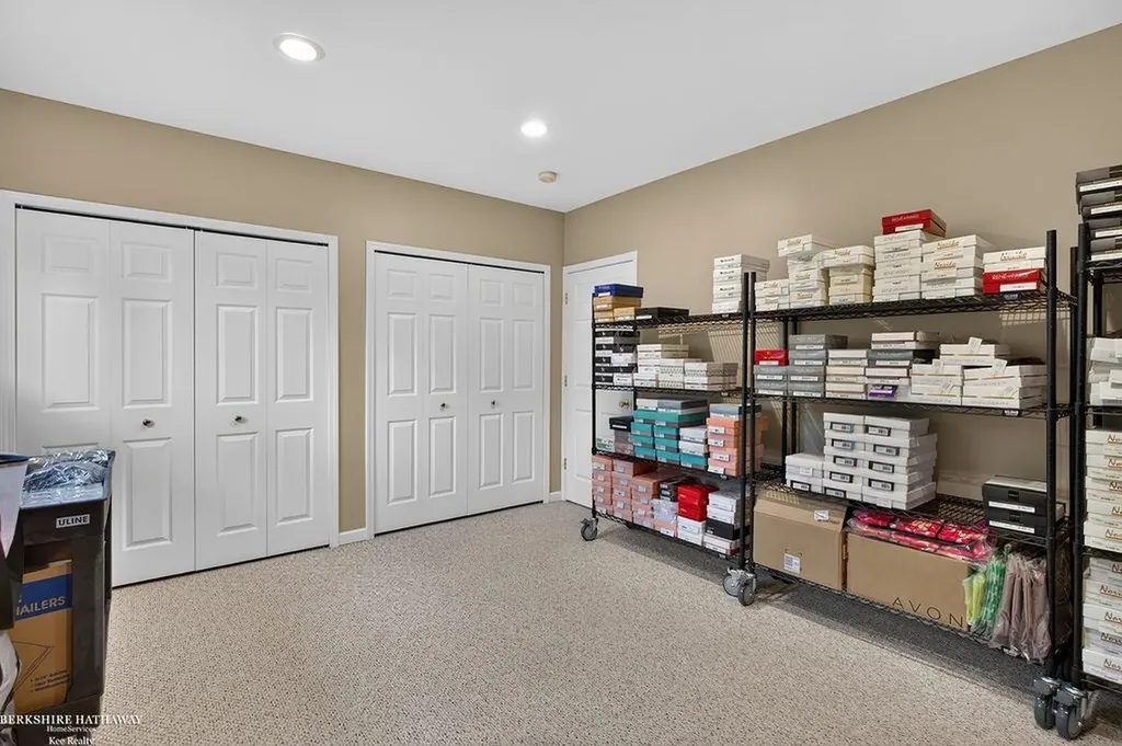 1712 Wood Trail Oxford Charter Township MI 48371