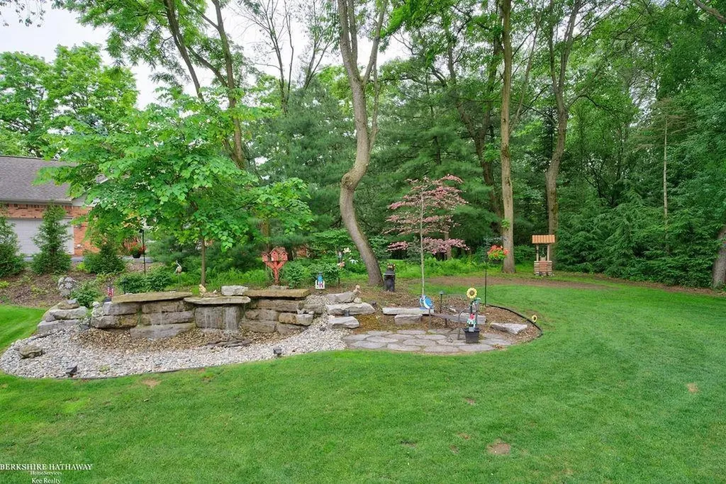 1712 Wood Trail Oxford Charter Township MI 48371