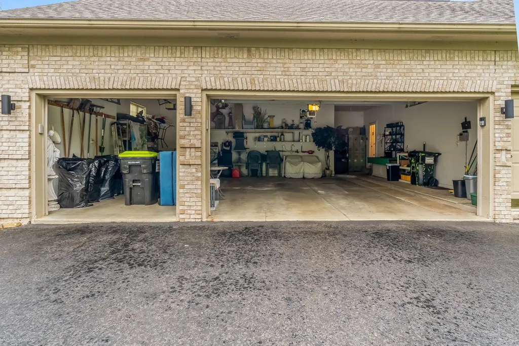 1712 Wood Trail Oxford Charter Township MI 48371