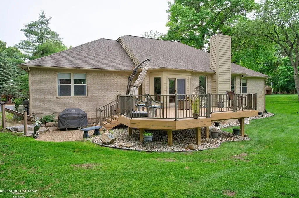 1712 Wood Trail Oxford Charter Township MI 48371