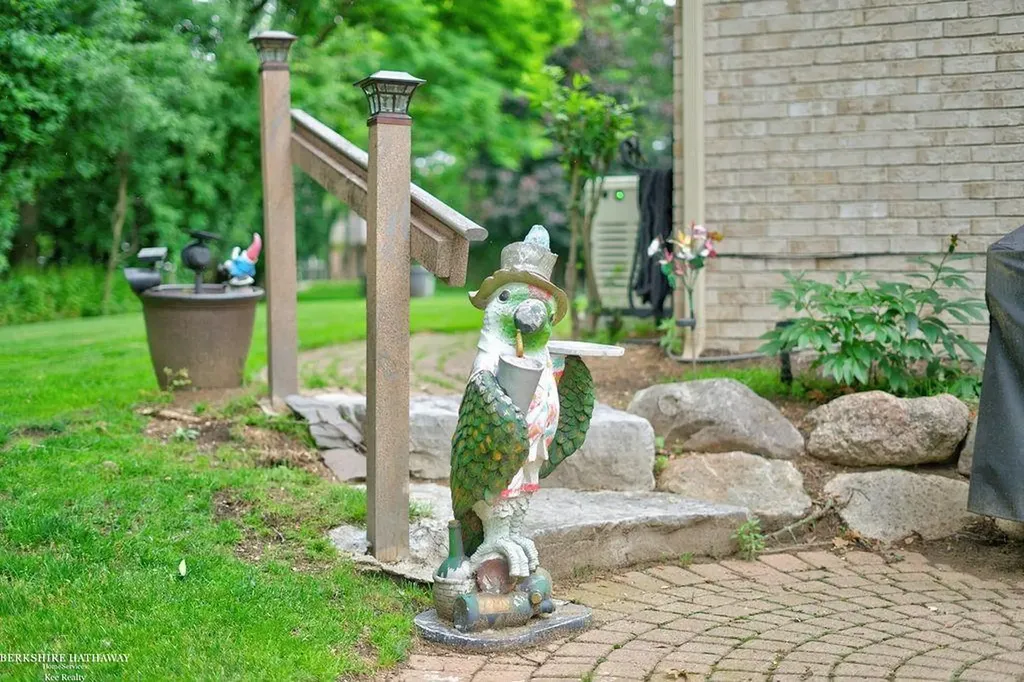 1712 Wood Trail Oxford Charter Township MI 48371