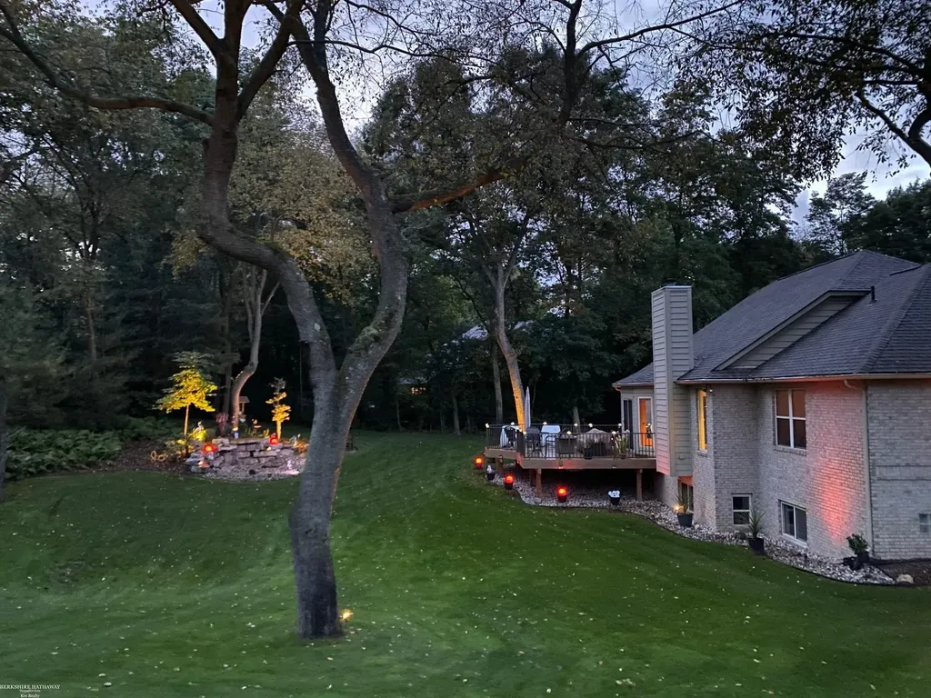 1712 Wood Trail Oxford Charter Township MI 48371