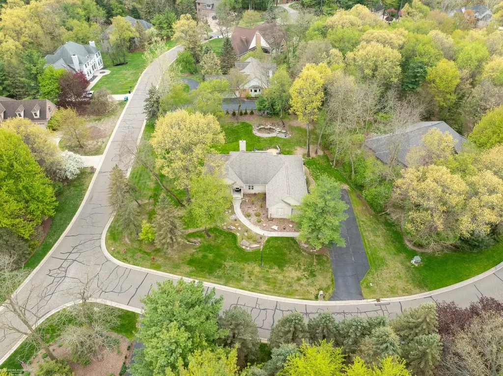 1712 Wood Trail Oxford Charter Township MI 48371