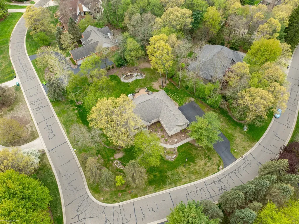 1712 Wood Trail Oxford Charter Township MI 48371