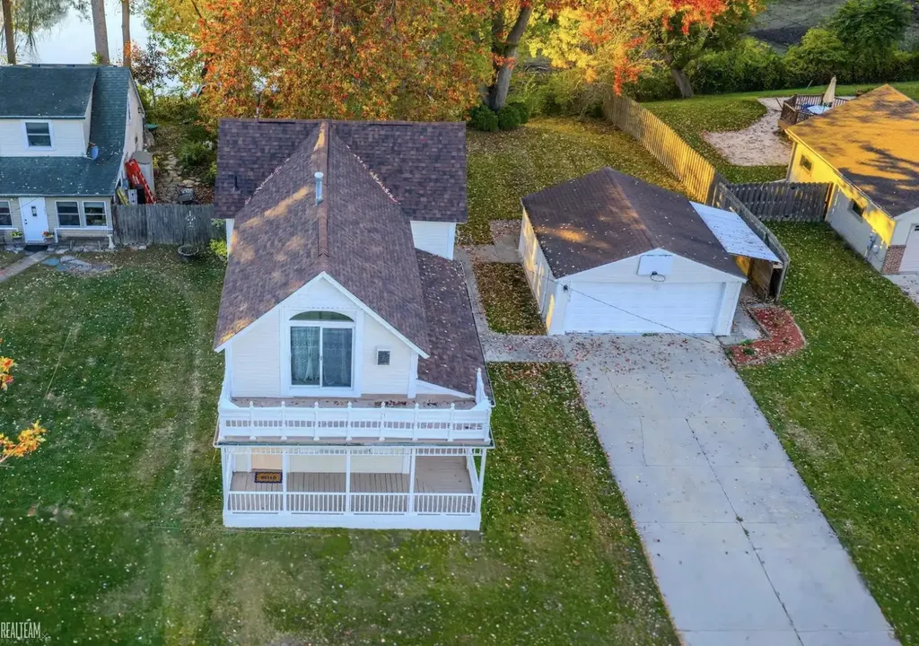 260 Riverside Drive Mt. Clemens City MI 48043