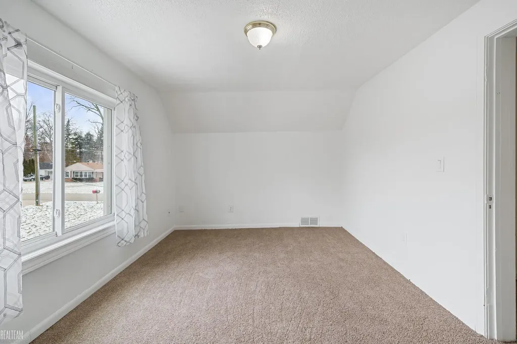 260 Riverside Drive Mt. Clemens City MI 48043