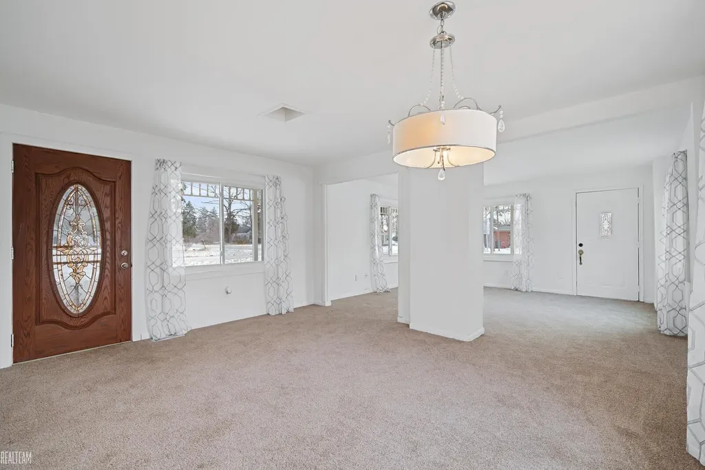 260 Riverside Drive Mt. Clemens City MI 48043