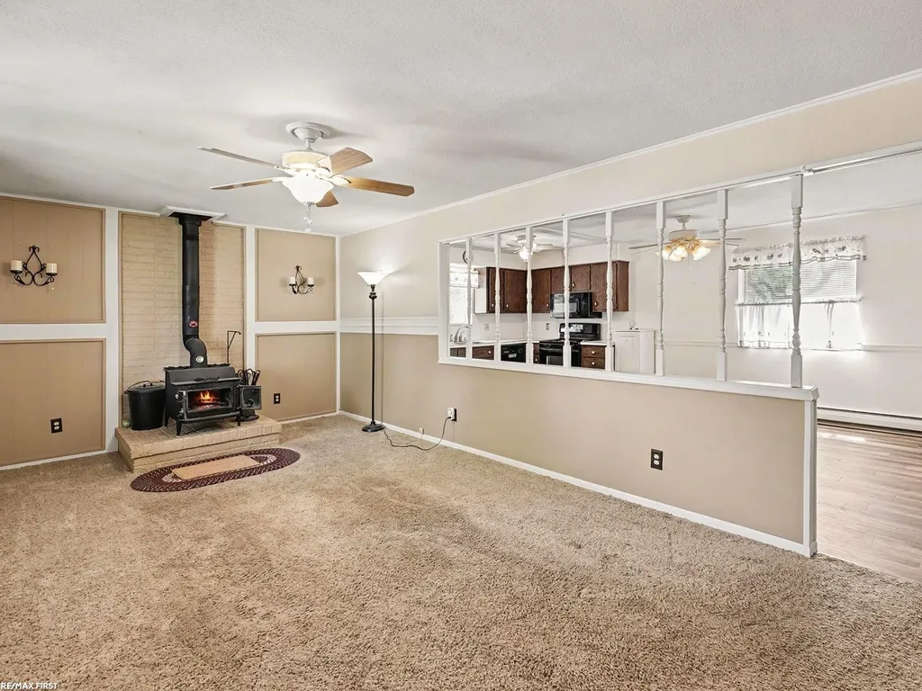 371 Colonial Lane Algonac City MI 48001