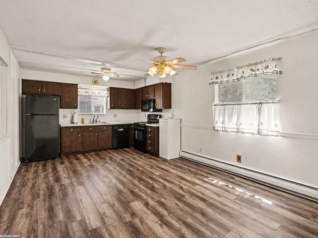 371 Colonial Lane Algonac City MI 48001