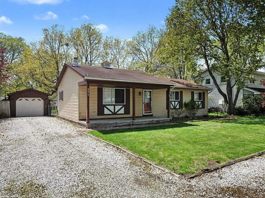 371 Colonial Lane Algonac City MI 48001