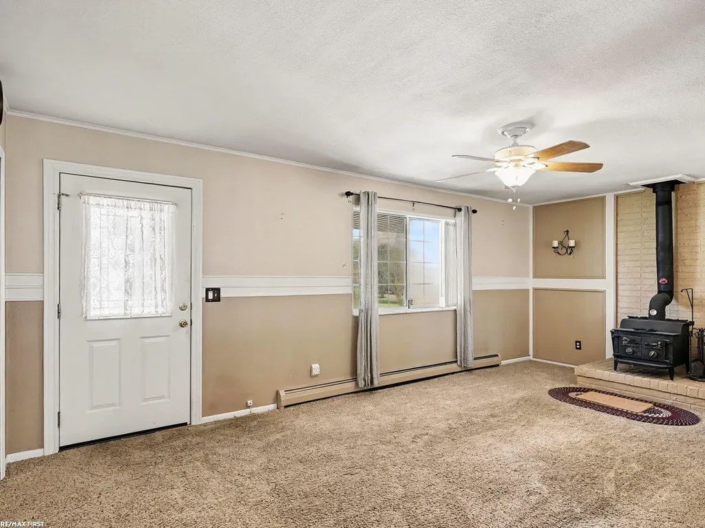 371 Colonial Lane Algonac City MI 48001