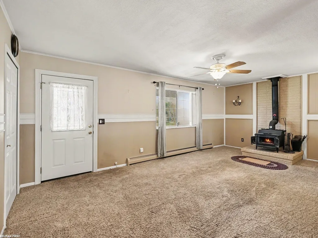 371 Colonial Lane Algonac City MI 48001