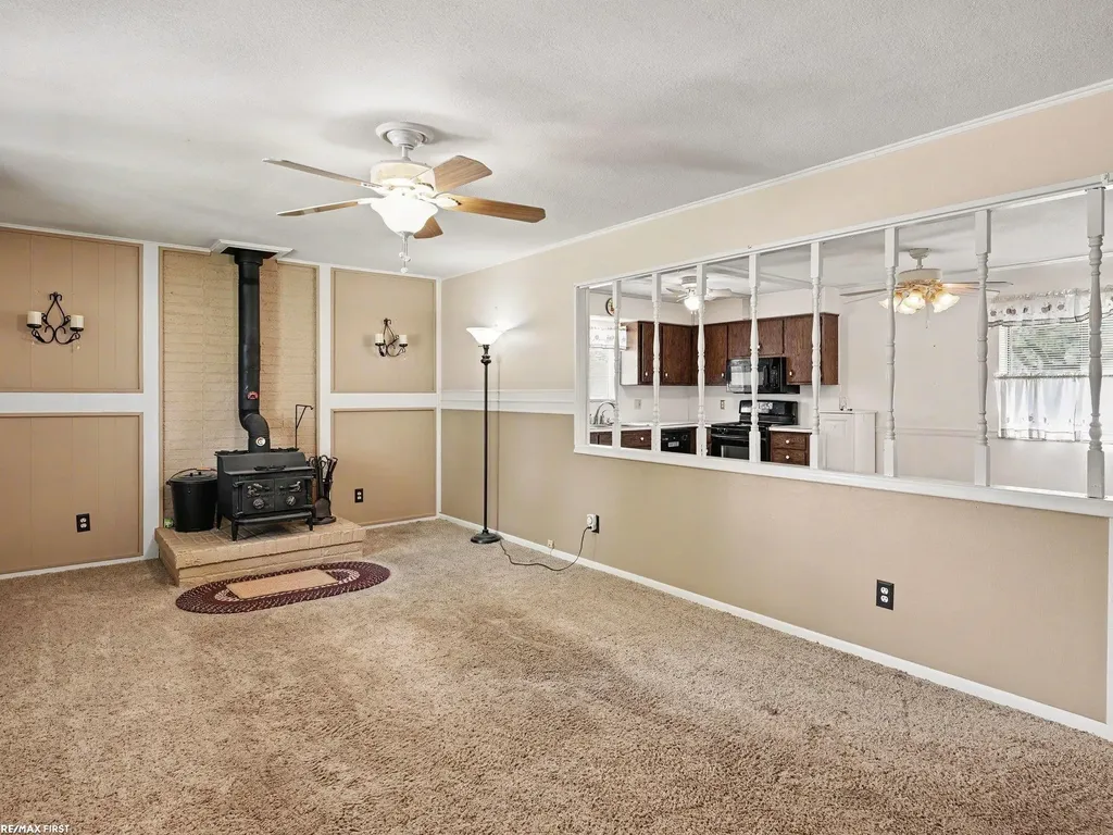 371 Colonial Lane Algonac City MI 48001
