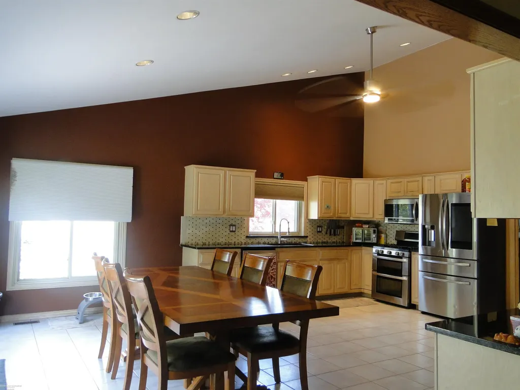 19549 Dixie Drive Clinton Charter Township MI 48035
