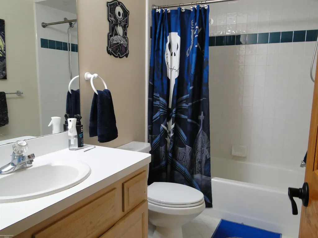 19549 Dixie Drive Clinton Charter Township MI 48035