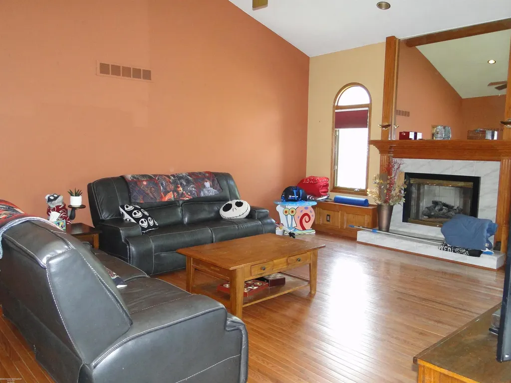 19549 Dixie Drive Clinton Charter Township MI 48035