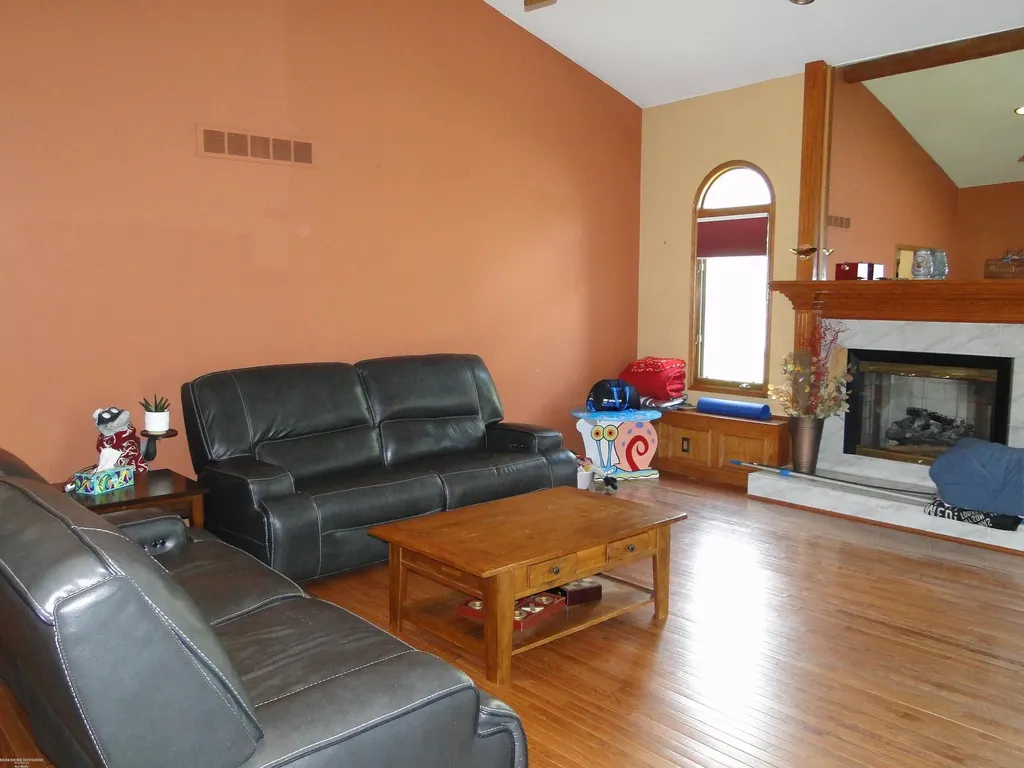 19549 Dixie Drive Clinton Charter Township MI 48035