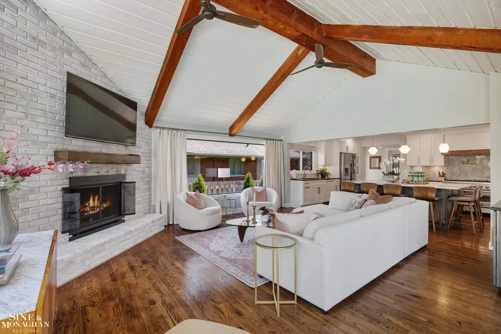 56 Hampton Road Village Of Grosse Pointe Shores City MI 48236