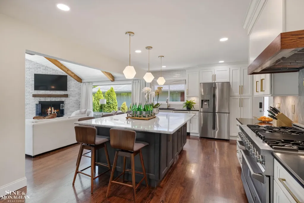 56 Hampton Road Village Of Grosse Pointe Shores City MI 48236
