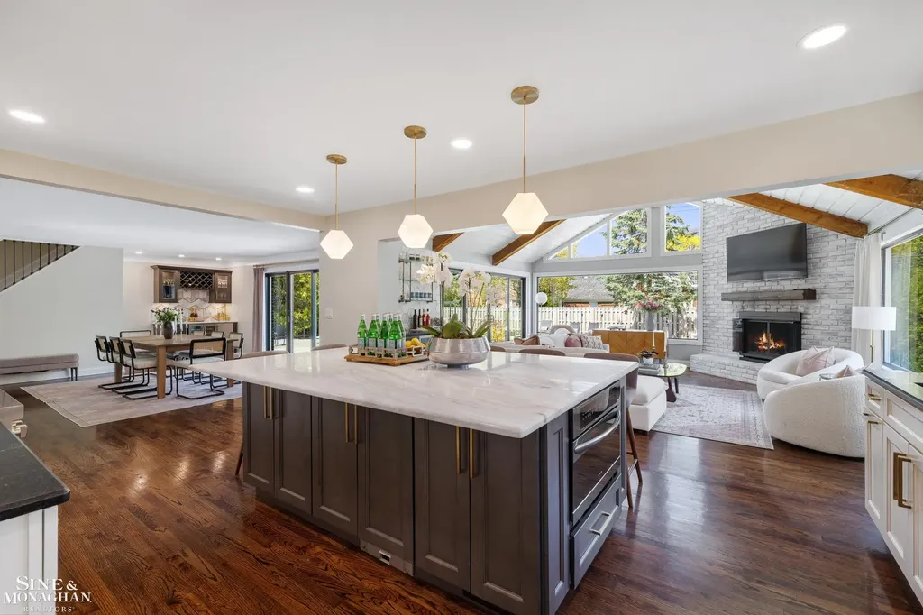 56 Hampton Road Village Of Grosse Pointe Shores City MI 48236