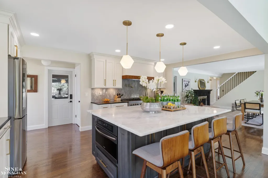 56 Hampton Road Village Of Grosse Pointe Shores City MI 48236