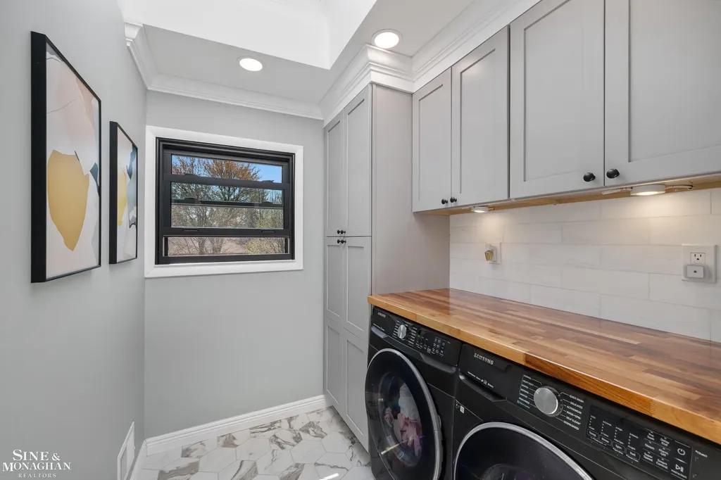 56 Hampton Road Village Of Grosse Pointe Shores City MI 48236