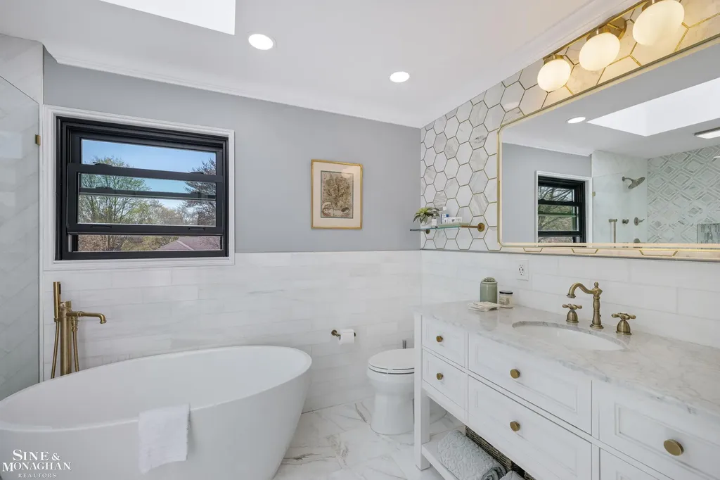56 Hampton Road Village Of Grosse Pointe Shores City MI 48236