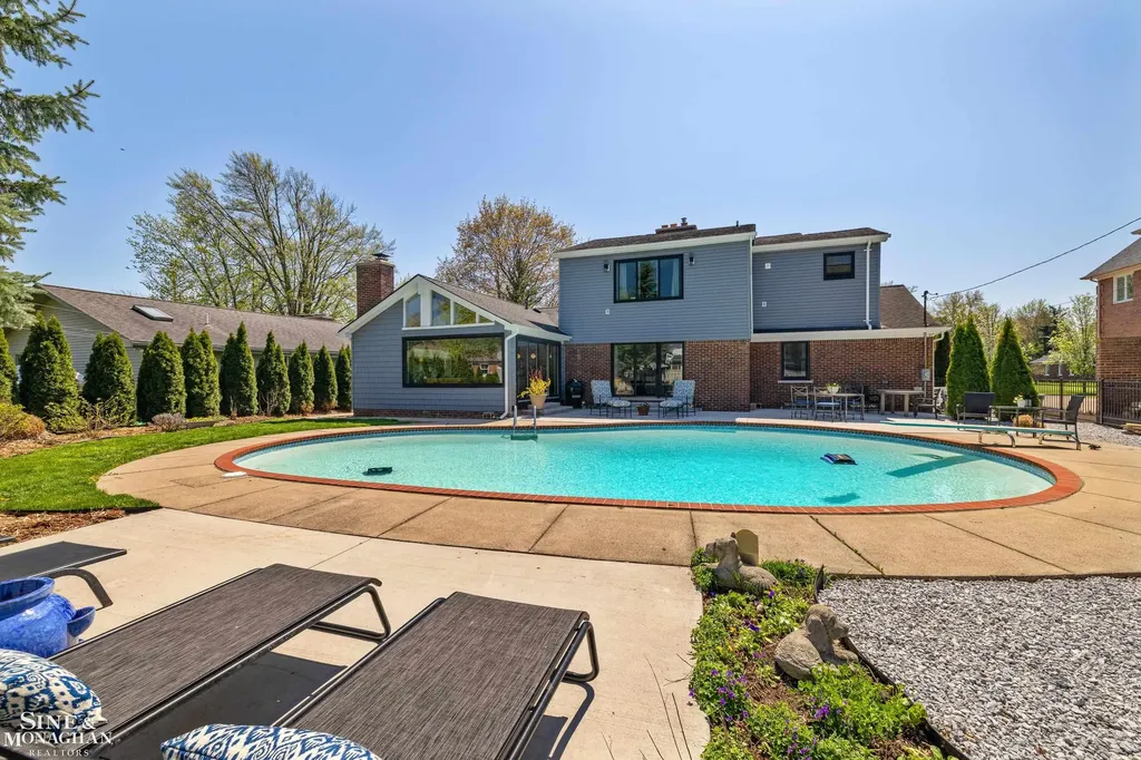 56 Hampton Road Village Of Grosse Pointe Shores City MI 48236