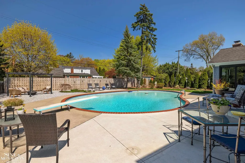 56 Hampton Road Village Of Grosse Pointe Shores City MI 48236