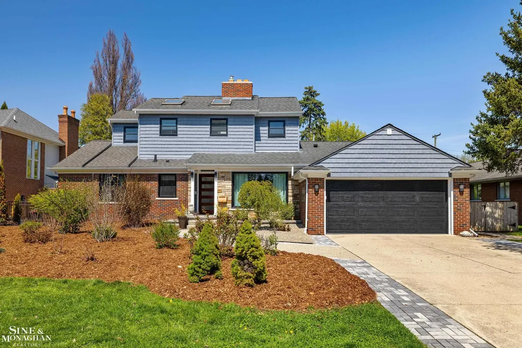 56 Hampton Road Village Of Grosse Pointe Shores City MI 48236