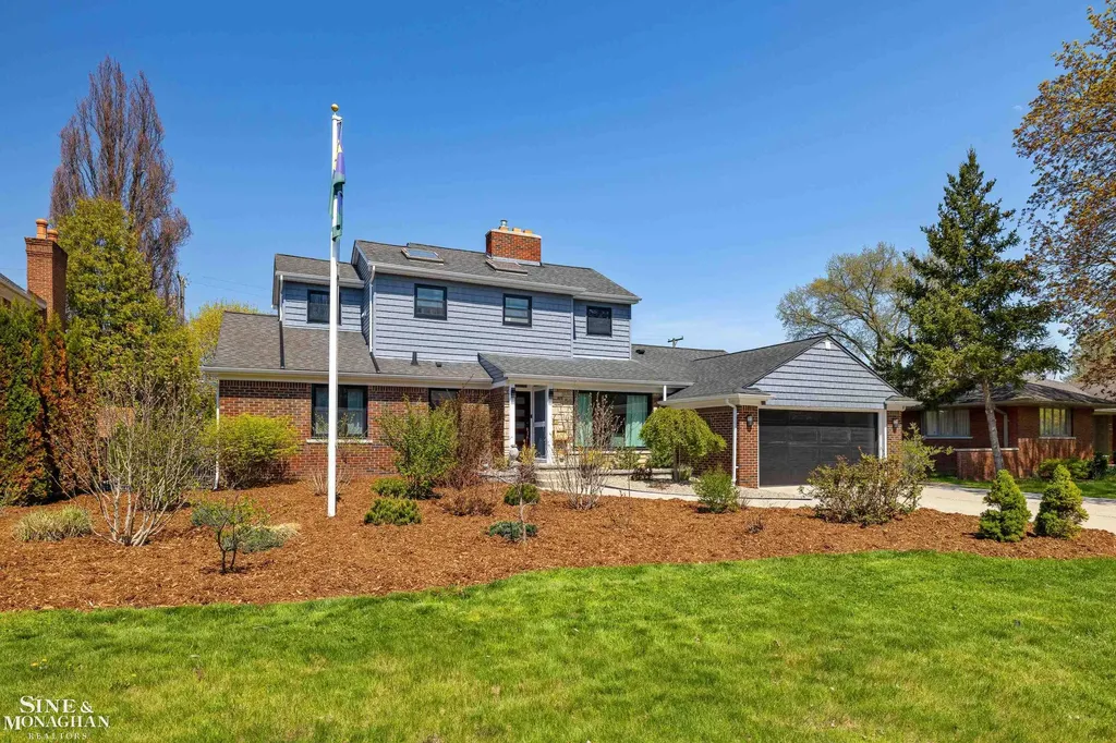 56 Hampton Road Village Of Grosse Pointe Shores City MI 48236