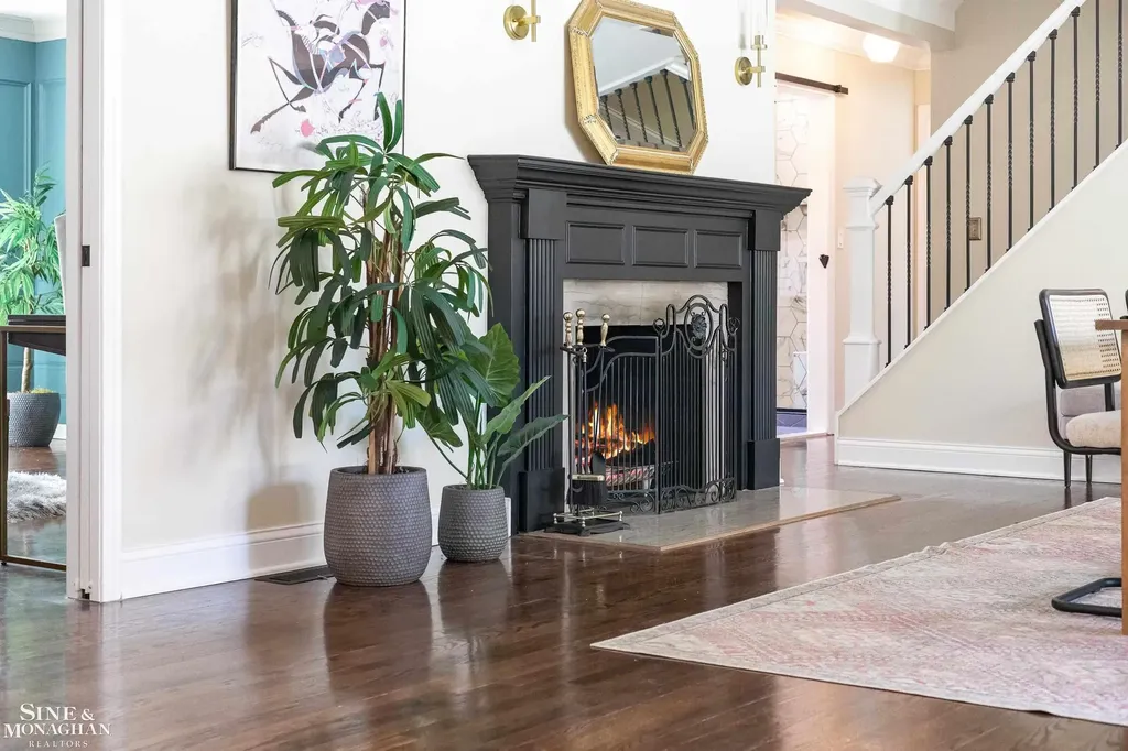 56 Hampton Road Village Of Grosse Pointe Shores City MI 48236
