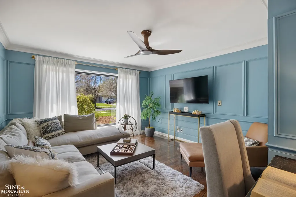 56 Hampton Road Village Of Grosse Pointe Shores City MI 48236