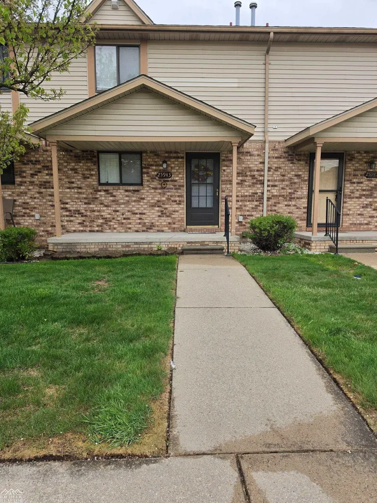 25943 New Forest Court Chesterfield Township MI 48051