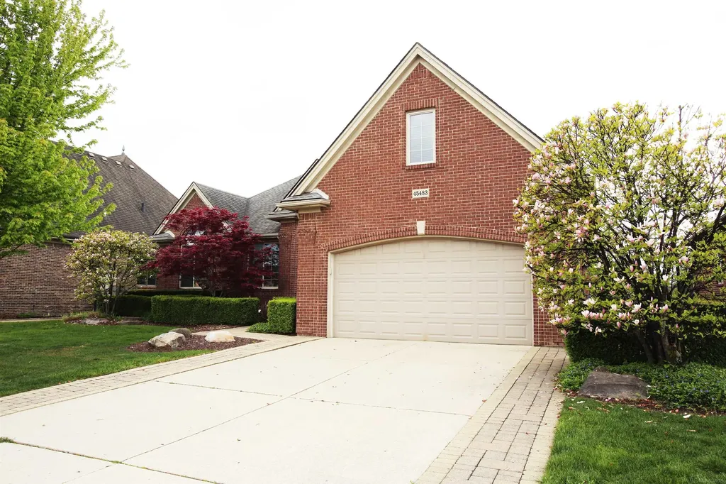 45483 Shoal Drive Macomb Township MI 48044