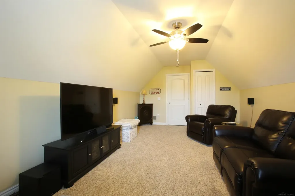 45483 Shoal Drive Macomb Township MI 48044